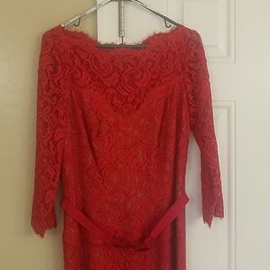 Tadashi shoji red lace evenin gown
